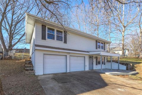 Tiny photo for 2218 LIBERTY LANDING Road, Liberty, MO 64068 (MLS # 2592160)