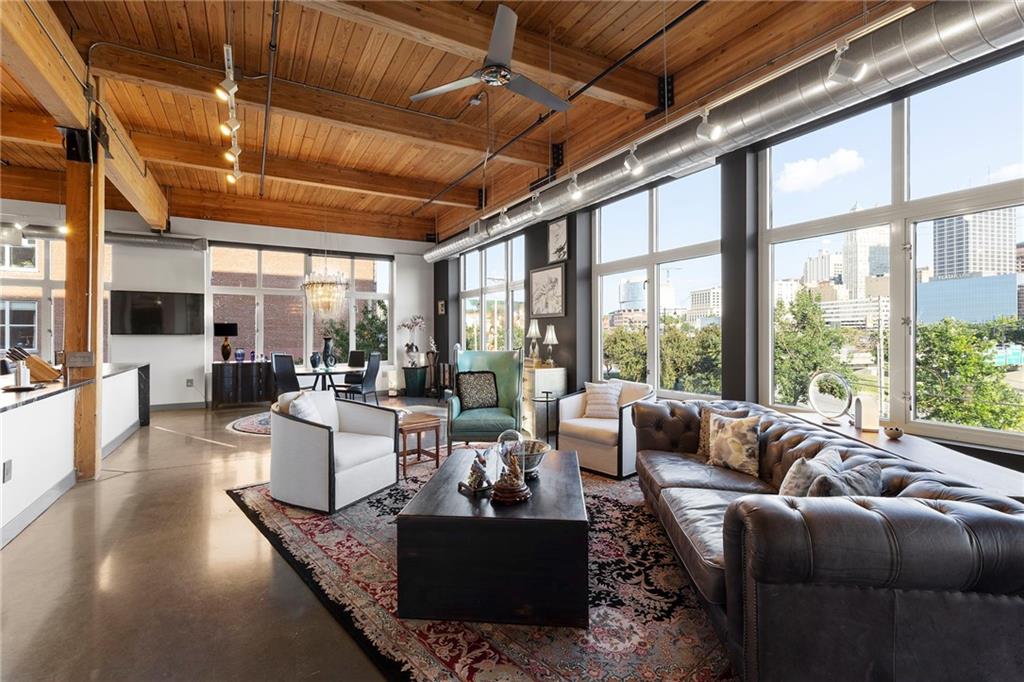 210 W 5th Street 211