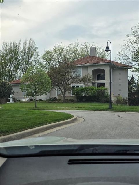 Photo of 11712 Overbrook Road, Leawood, KS 66211 (MLS # 2614134)
