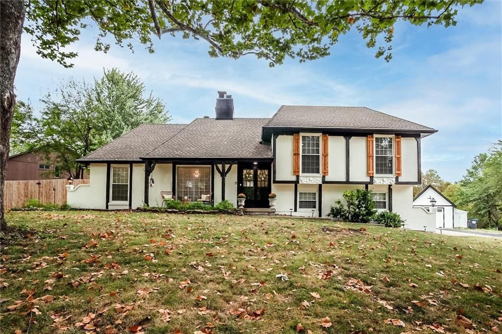 Photo of 23210 Old Cyclone School Road, Lees Summit, MO 64064 (MLS # 2608111)