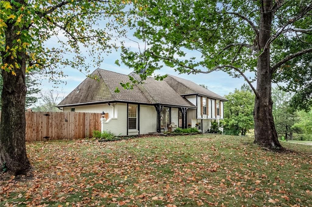 Photo of 23210 Old Cyclone School Road, Lees Summit, MO 64064 (MLS # 2608111)