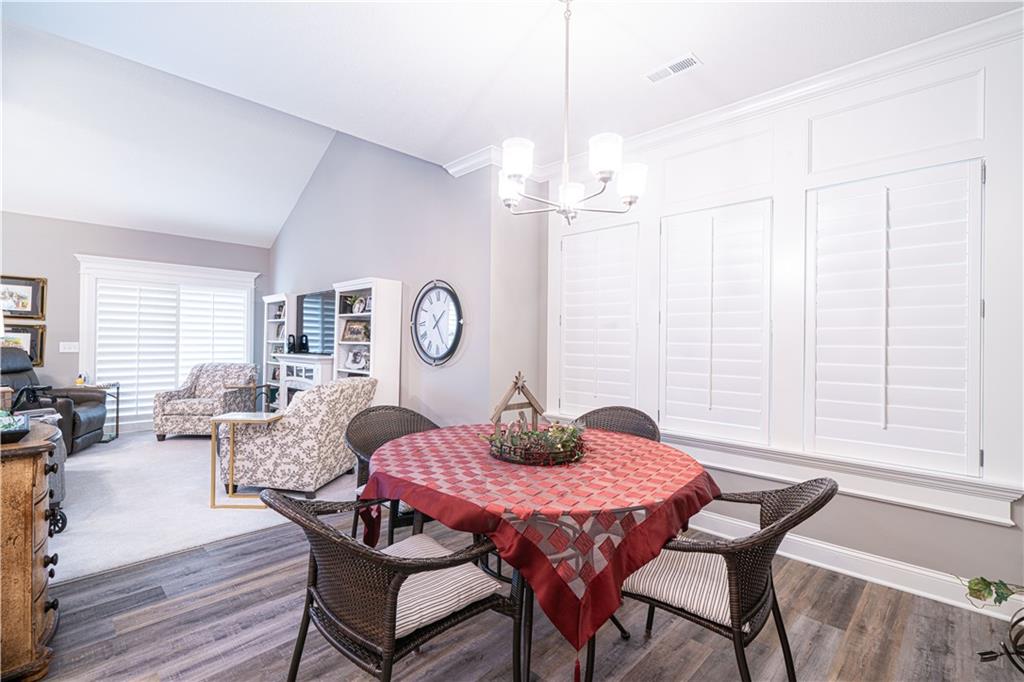 St Joseph, Missouri 64506, United States, 2 Bedrooms Bedrooms, ,2 BathroomsBathrooms,Residential,Pending,24491