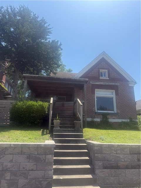 Photo of 2424 Olive Street, St Joseph, MO 64507 (MLS # 2625274)