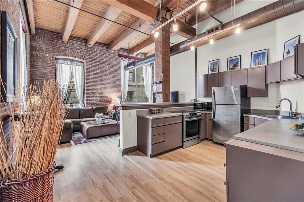 308 W 8th Street 201