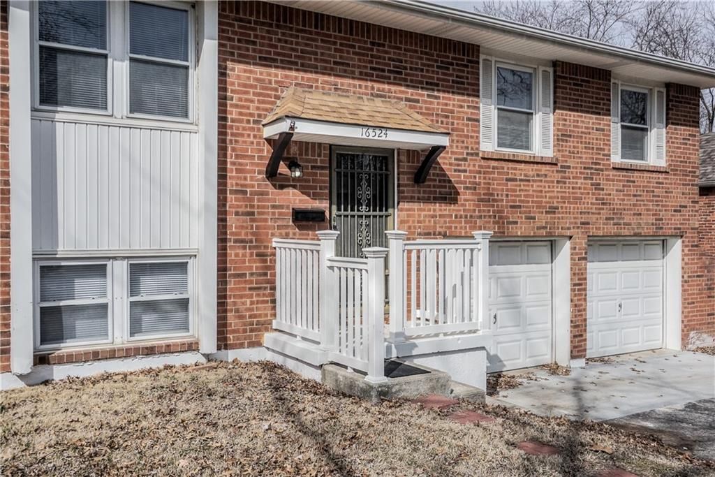 Photo of 16524 E 35th Street, Independence, MO 64055 (MLS # 2592051)