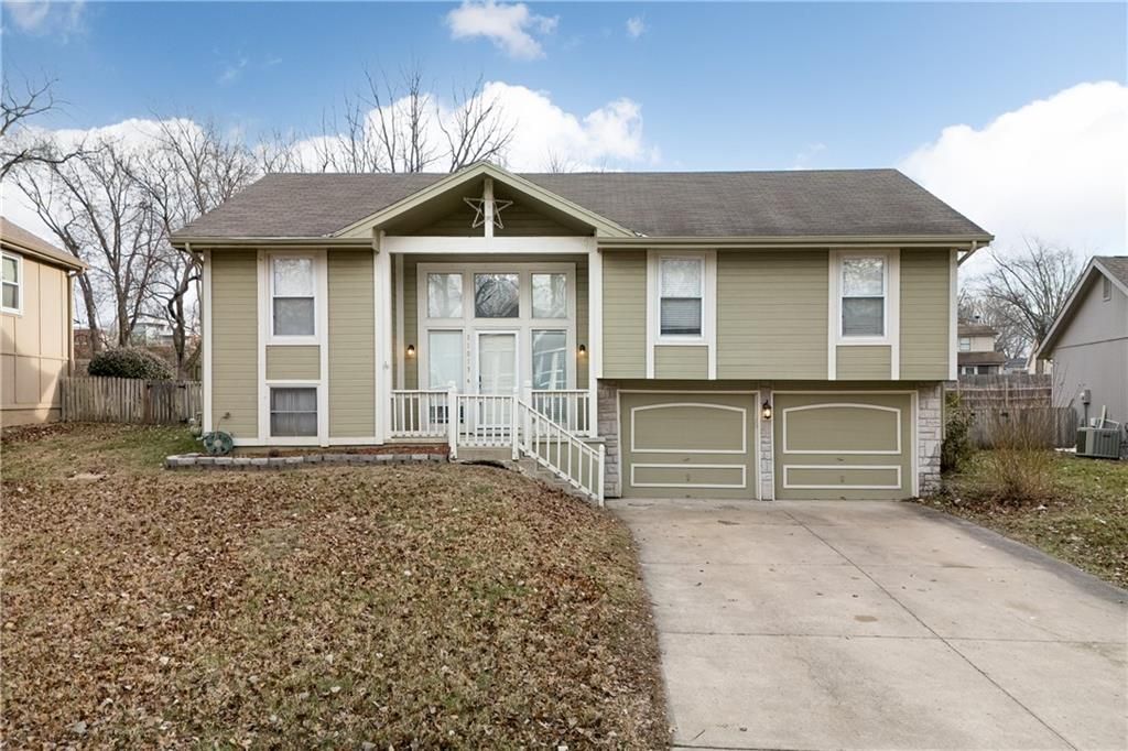 Photo of 11013 N McGee Street, Kansas City, MO 64155 (MLS # 2591920)