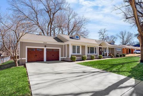 8909 Cherokee Lane Leawood KS 66206