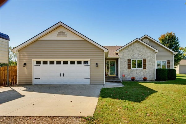 1185 E 1067 RD, LAWRENCE, KS 66047 - Image 61bc9dabbd831c5ee6703a8e1693fad2/351941733