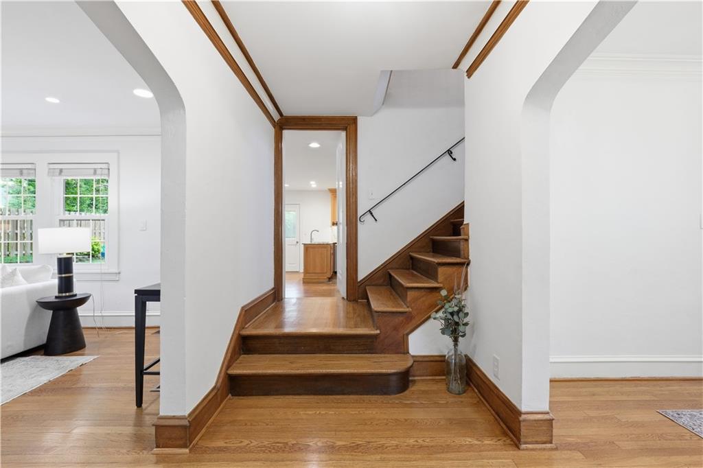 1211 W 61st Terrace