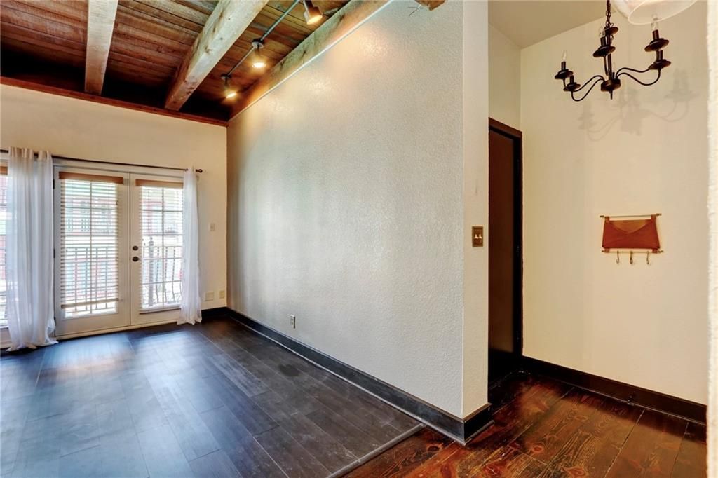 Photo of 1111 W 46th Street #22, Kansas City, MO 64112 (MLS # 2592557)