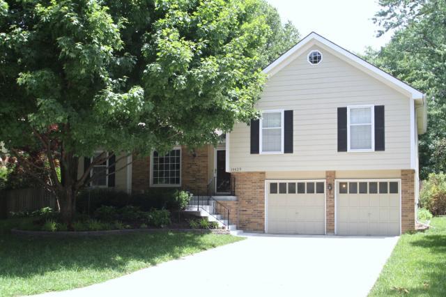 Photo 1 of 17 — 14429 S VILLAGE Drive, Olathe, KS 66062