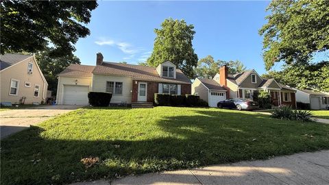 Photo of 4202 W 53rd Terrace, Roeland Park, KS 66205 (MLS # 2629494)