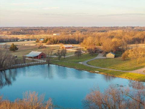 7 E 203 Road Belton MO 64012