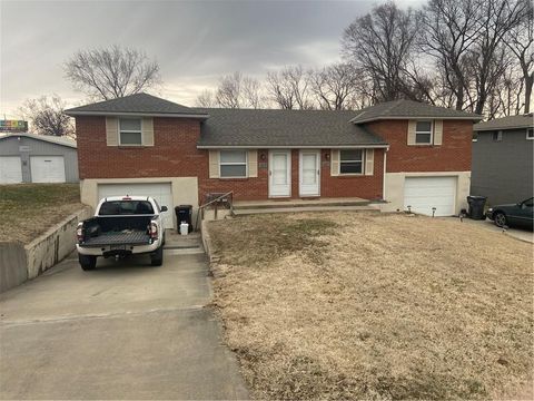 9010-9012 Catherine Road Pleasant Valley MO 64068