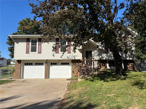 Photo of 3001 Dover Street, St Joseph, MO 64506 (MLS # 2648431)