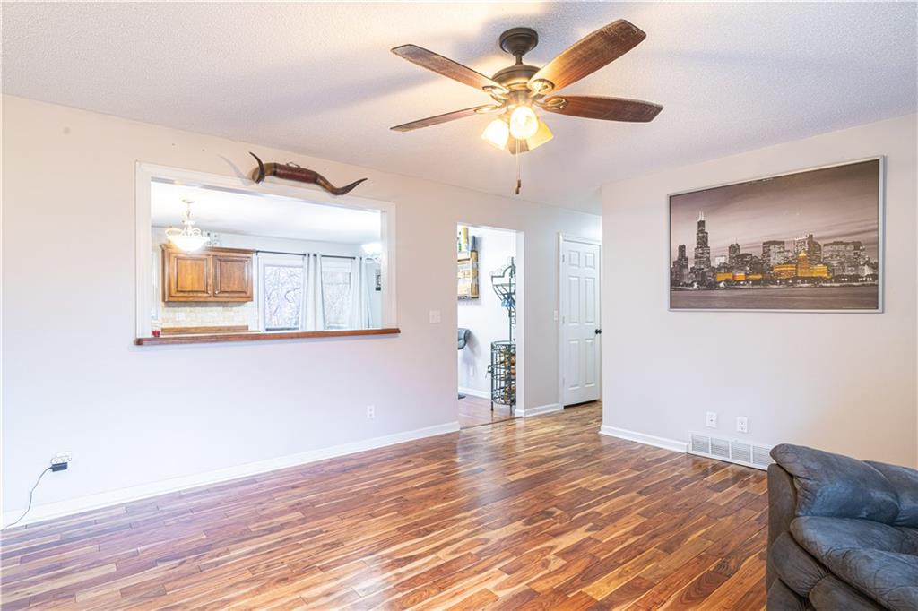 St Joseph, Missouri 64503, United States, 3 Bedrooms Bedrooms, ,3 BathroomsBathrooms,Residential,Active,29546