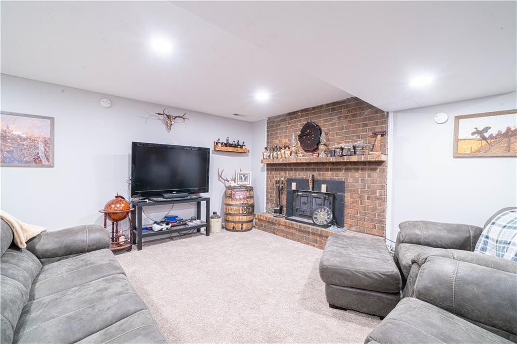 St Joseph, Missouri 64503, United States, 3 Bedrooms Bedrooms, ,3 BathroomsBathrooms,Residential,Active,29546