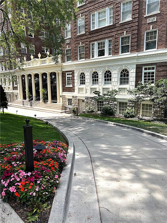 4618 Warwick Boulevard 7A