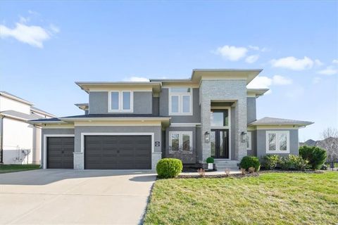 1744 NE Woodland Shores Lane Lee's Summit MO 64086