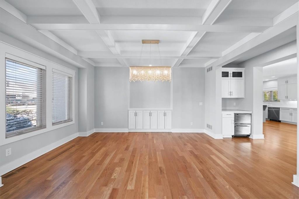 1744 NE Woodland Shores Lane