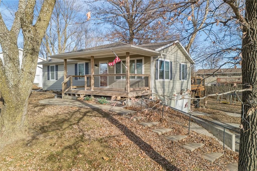 Photo of 1003 Shelton Street, Maysville, MO 64469 (MLS # 2591757)