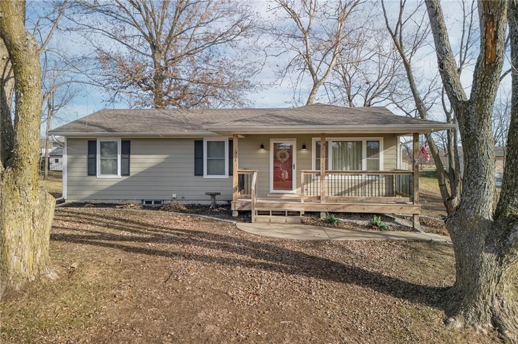 Photo of 1003 Shelton Street, Maysville, MO 64469 (MLS # 2591757)