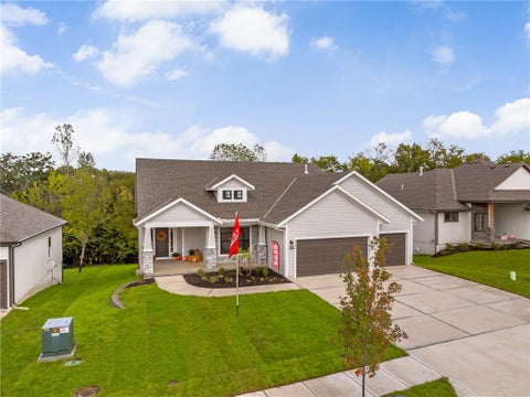 Photo of 6034 Apache Drive, Shawnee, KS 66226 (MLS # 2643803)