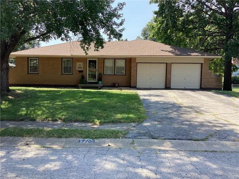 Photo of 17705 E Redwood Drive, Independence, MO 64056 (MLS # 2582724)