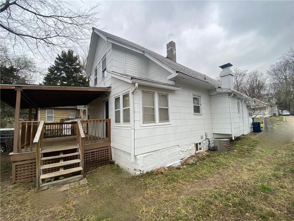 Photo of 4210 Park Avenue, Kansas City, MO 64130 (MLS # 2608171)