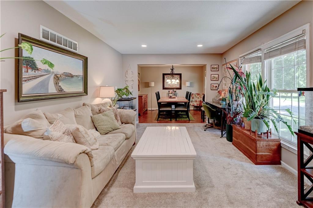 1335 SW Horizon Drive
