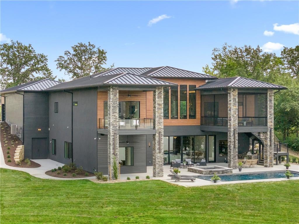 14 Tomahawk Circle