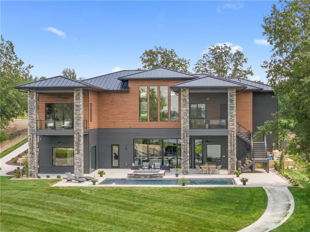 14 Tomahawk Circle
