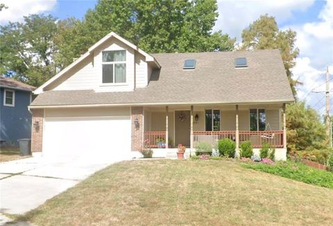 3221 NW Shannon Drive Blue Springs MO 64015