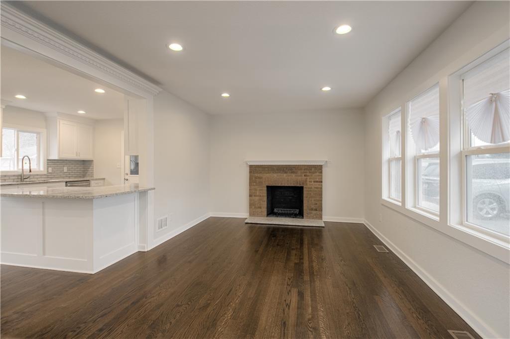 7332 Parallel Parkway