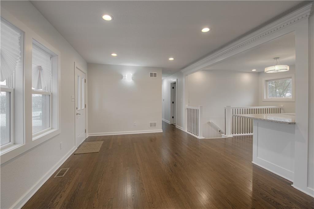 7332 Parallel Parkway