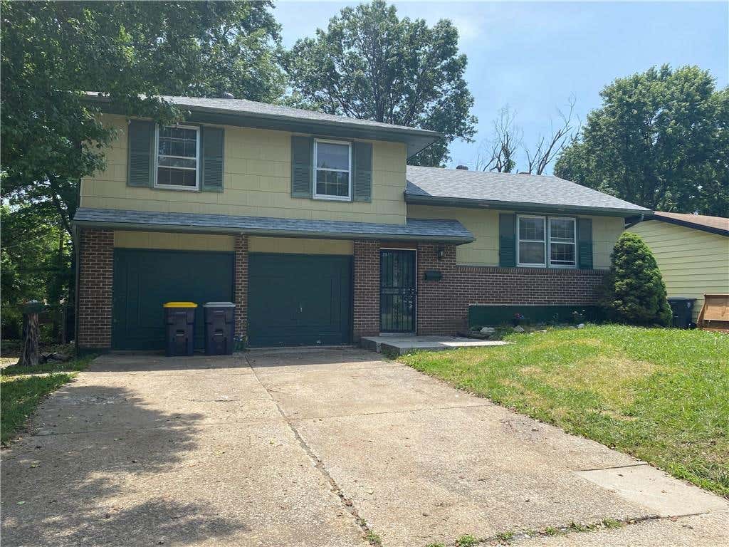 Photo of 5223 Cypress Avenue, Kansas City, MO 64130 (MLS # 2623956)