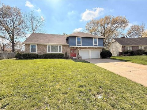 8716 Woodward Street, Overland Park, KS 66212 - MLS#: 2543762