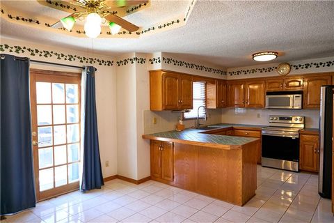 616 NE Michael Drive, Lee\'s Summit, MO 64086 - MLS#: 2591612