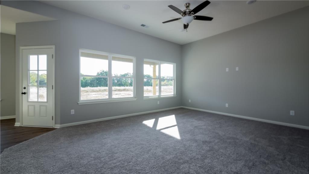 1405 NE White Oaks Lane