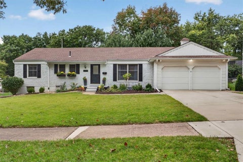 Photo of 11520 Walnut Street, Kansas City, MO 64131 (MLS # 2647161)
