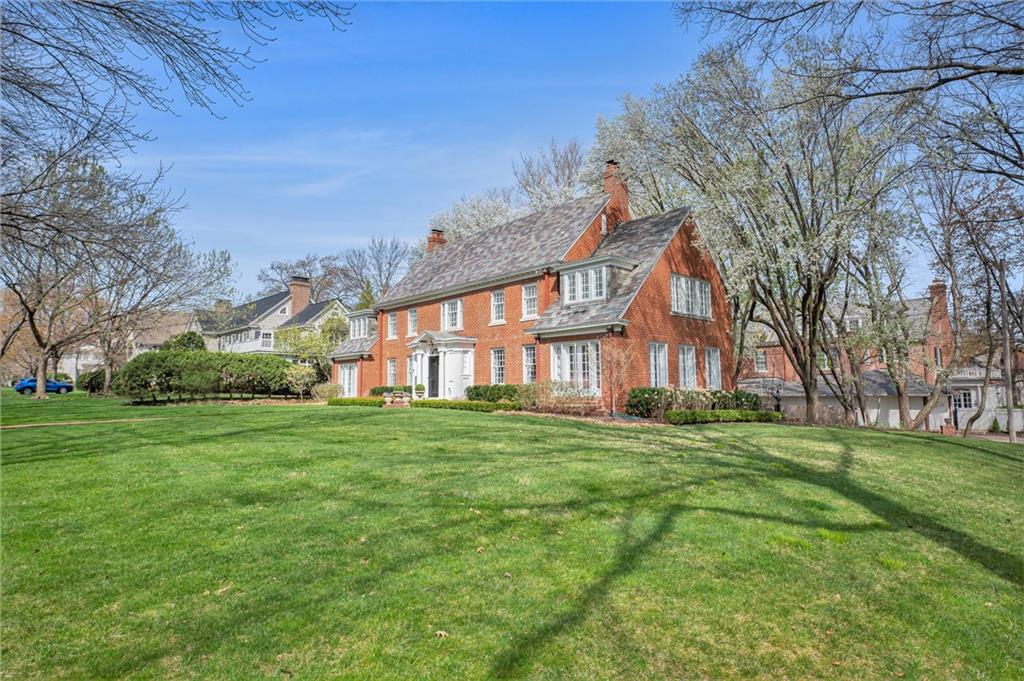 800 W 57 Terrace