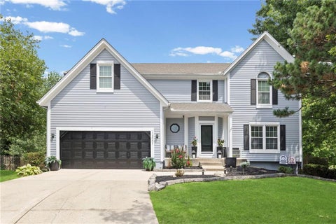 Photo of 13001 Slater Street, Overland Park, KS 66213 (MLS # 2636464)