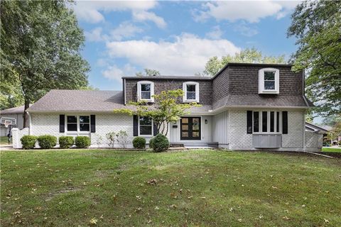 10425 Mohawk Lane Leawood KS 66206
