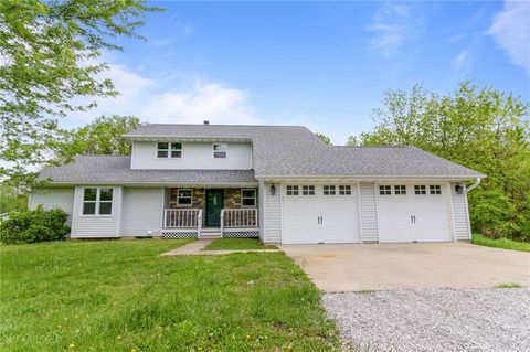 Photo of 20 NW 750th Road, Warrensburg, MO 64093 (MLS # 2616456)