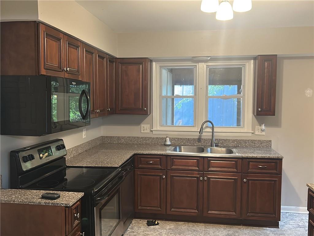 10902 W 71st Place