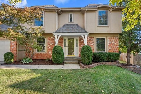 Photo of 11731 W 99th Terrace, Overland Park, KS 66214 (MLS # 2584578)