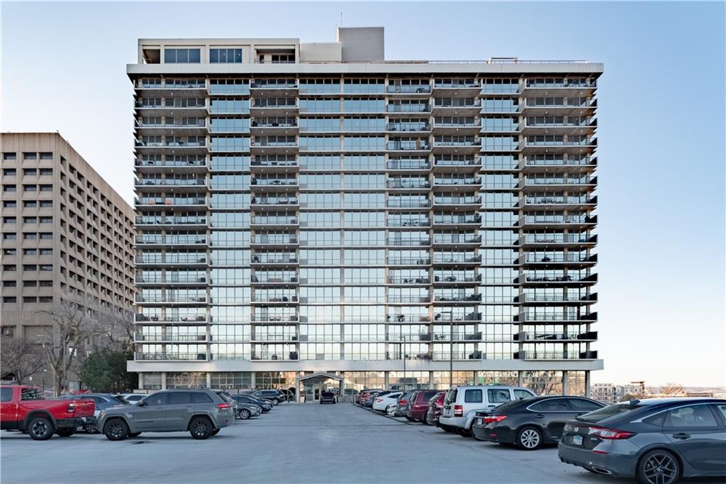 600 E Admiral #602 Boulevard 602