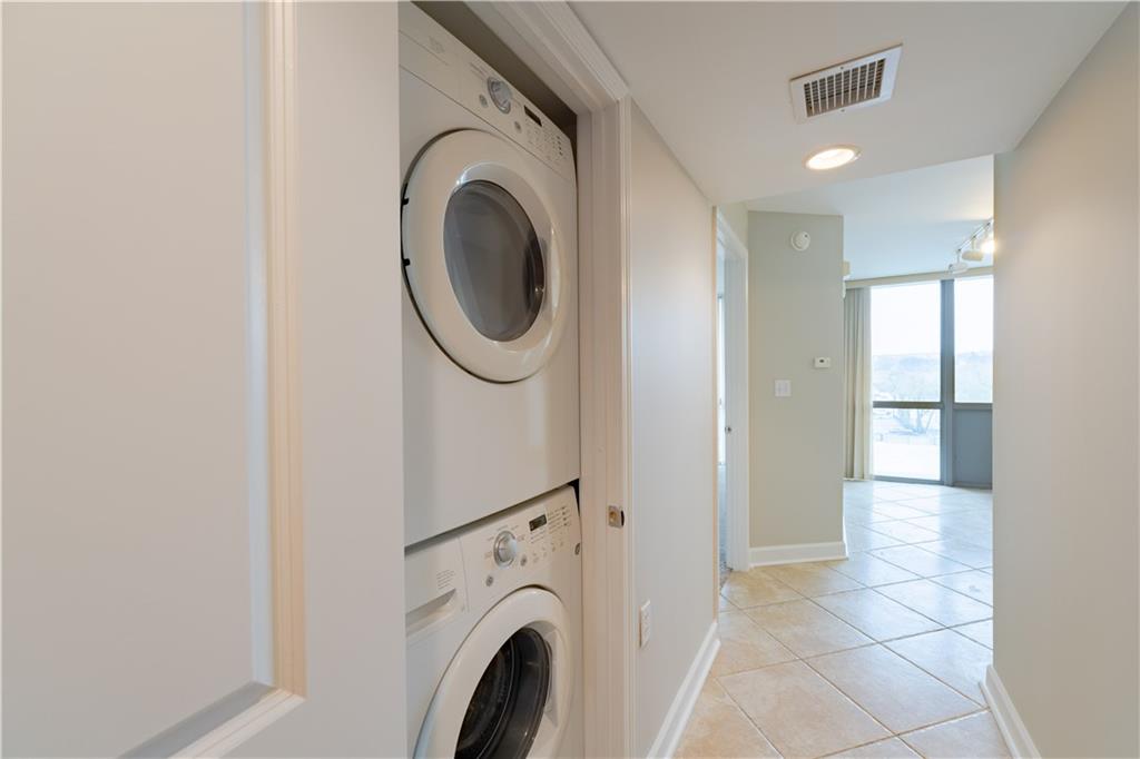 600 E Admiral #602 Boulevard 602