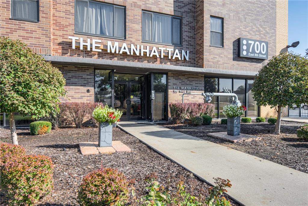700 E 8th Street 16O