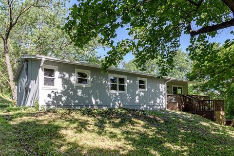 Photo of 226 S 68th Street, Kansas City, KS 66111 (MLS # 2618100)